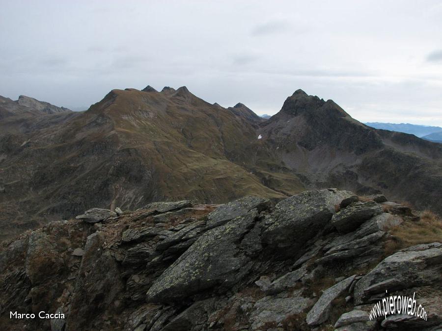 17_Dal Pizzo Orobie verso lo Spondone e zona Monte Corte.JPG